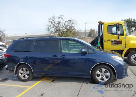 2018 Toyota Sienna Le 8 Passenger from USA, damaged, VIN 5TDKZ3DC2JS917041